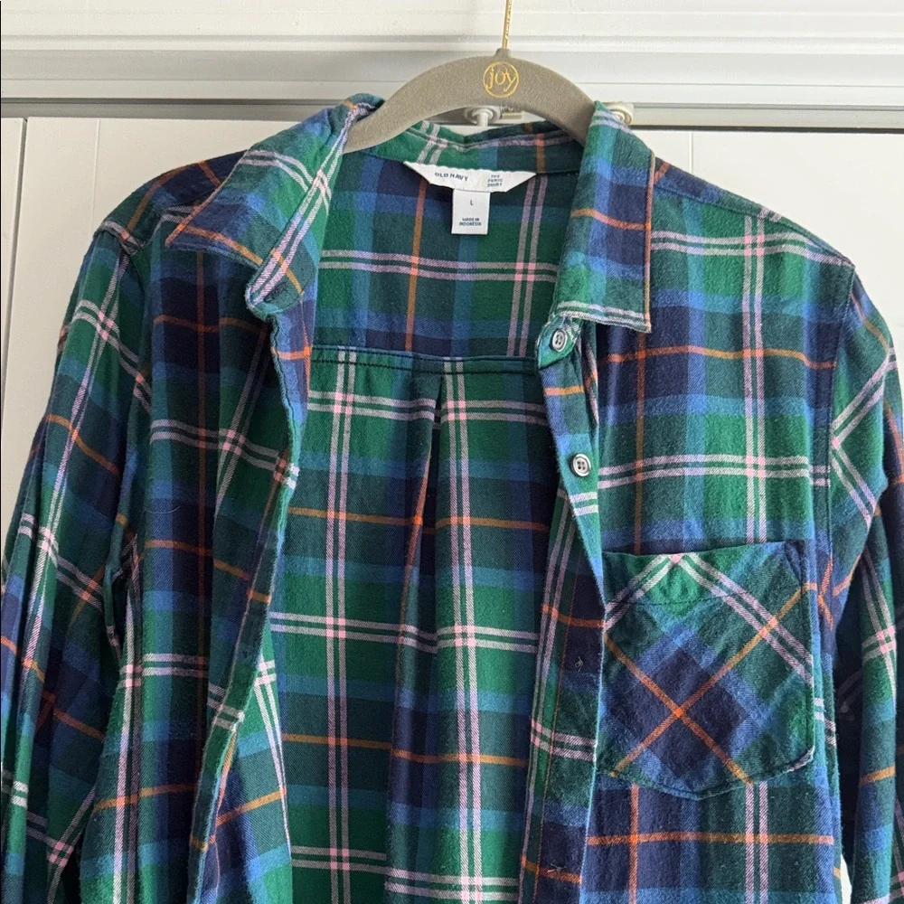 WOMEMS OLD NAVY PLAID BUTTON DOWN SHIRT - Picture 2 of 7